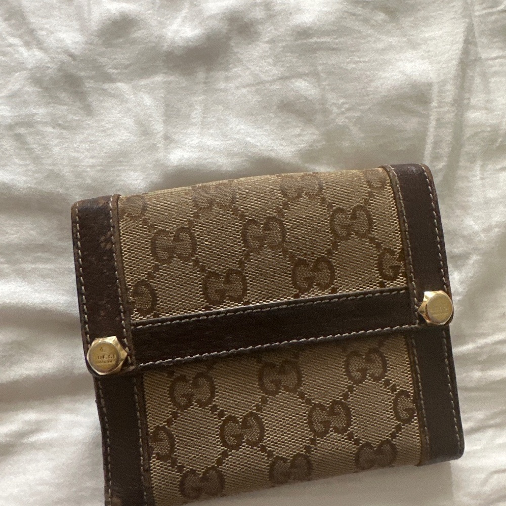 Gucci vintage wallet
